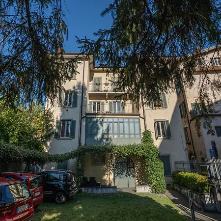 Solata 6 Exclusive アパート ベルガモ